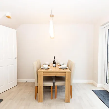 Cosy Home With Garden In A Picturesque Village Kingston upon Hull Exterior photo